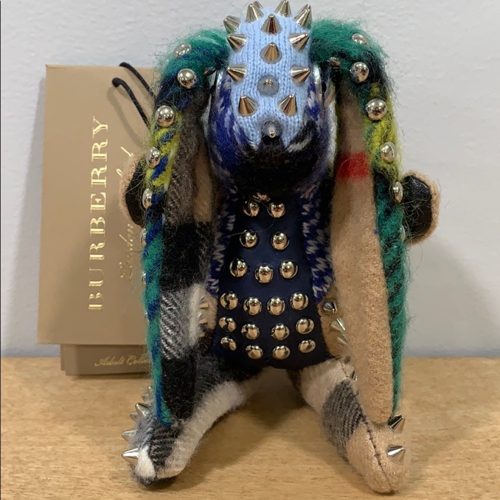 📍SOLD📍Burberry hare keychain NWT